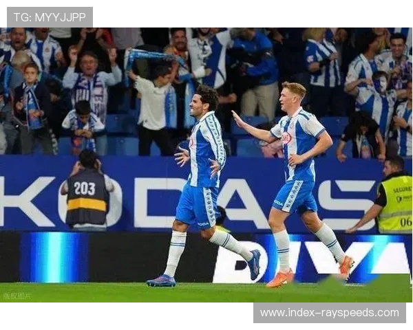 奥维耶多顽强守平，十人应战逼平巴列卡诺